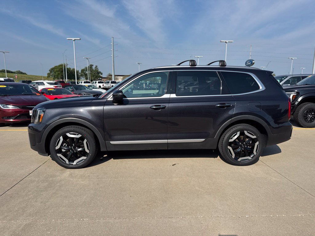 Used 2025 Kia Telluride S AWD/4WD image 29