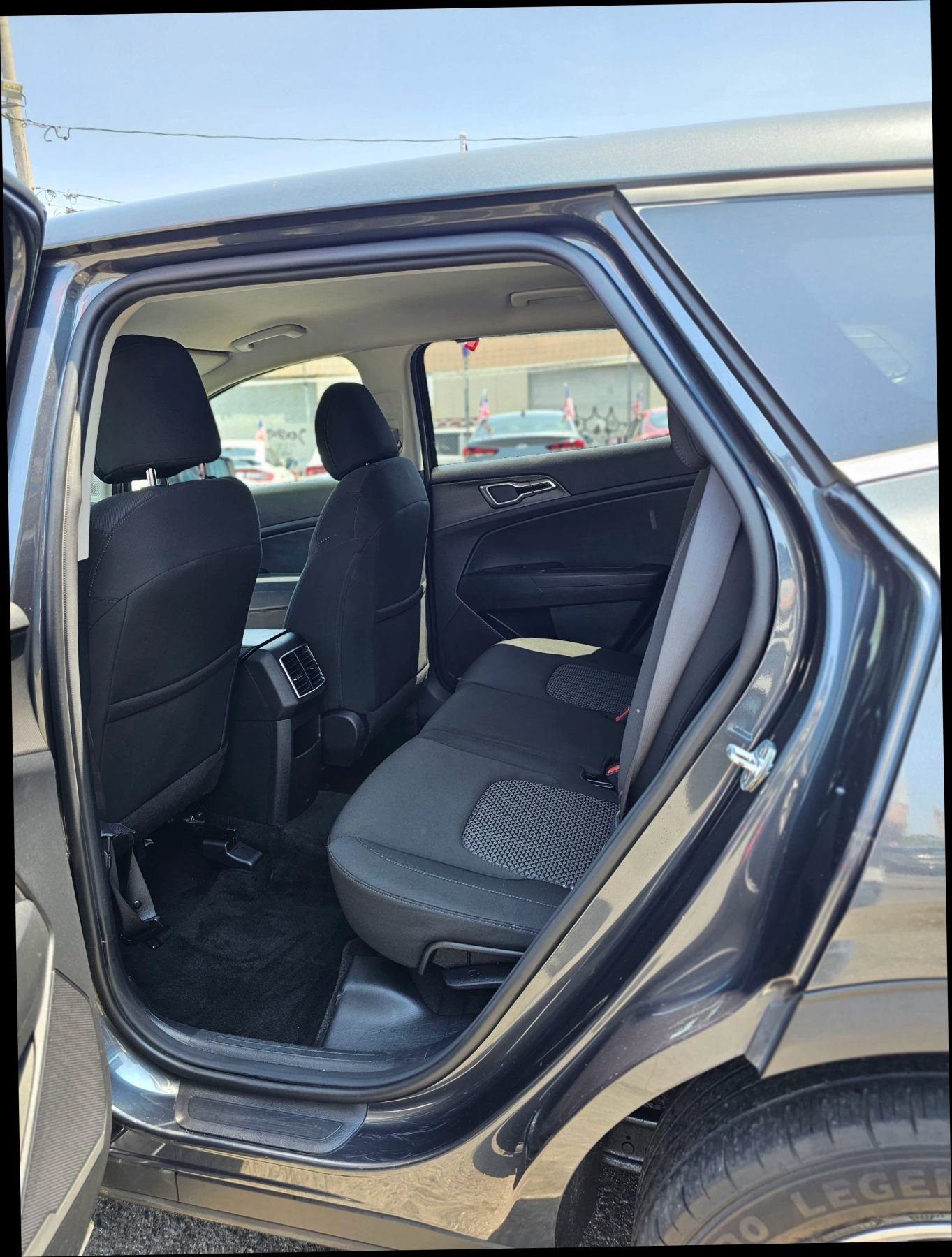 Used 2023 Kia Sportage LX image 9