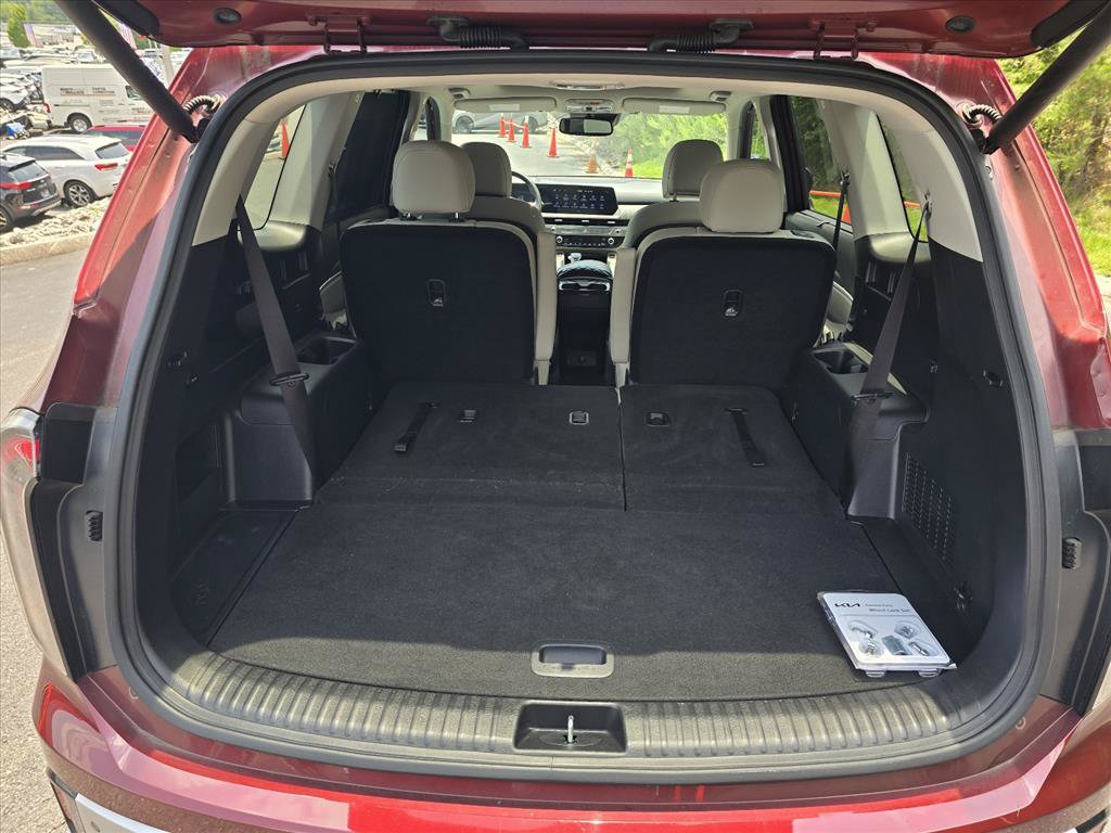 Used 2024 Kia Telluride EX w/ EX Captain's Chair Package FWD image 25