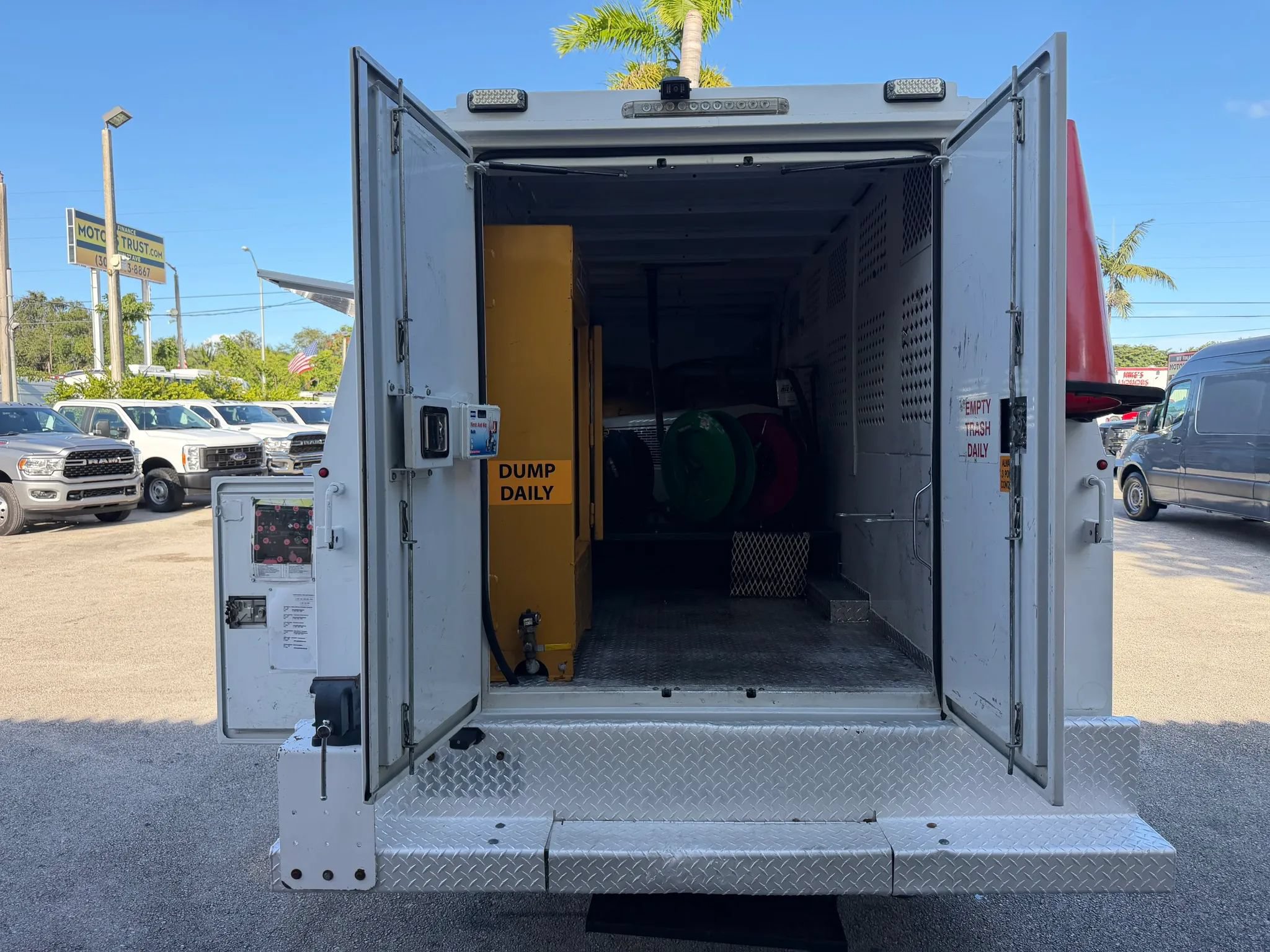 Used 2019 Freightliner Sprinter 3500 w/ Premium Package RWD image 6