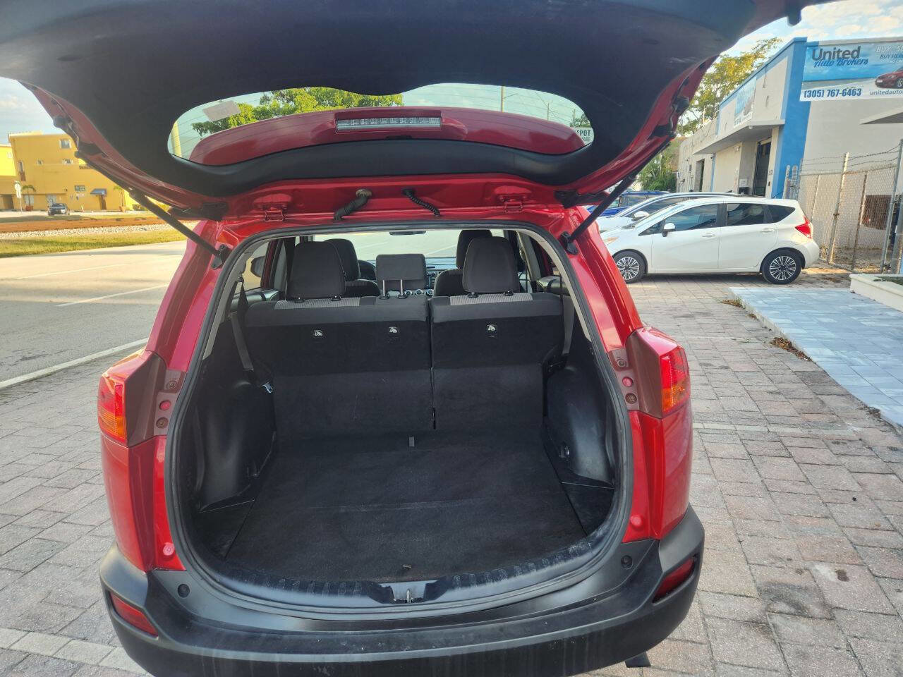 Used 2015 Toyota RAV4 LE FWD image 24