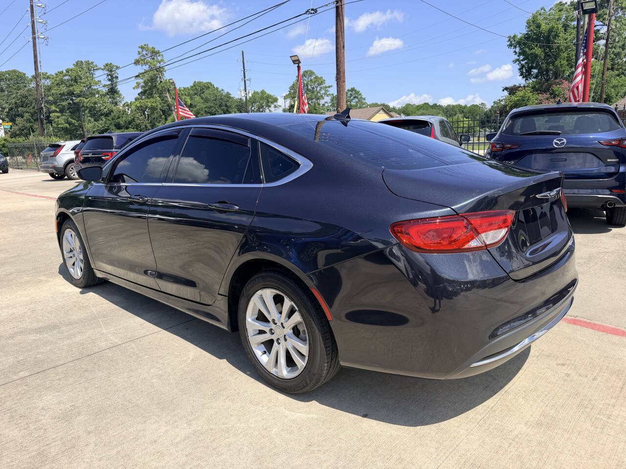 Used 2017 Chrysler 200 Limited Platinum w/ Comfort & Convenience Group FWD image 7
