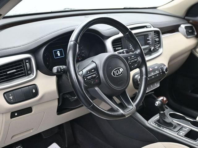 Used 2016 Kia Sorento LX w/ LX Convenience Package image 14