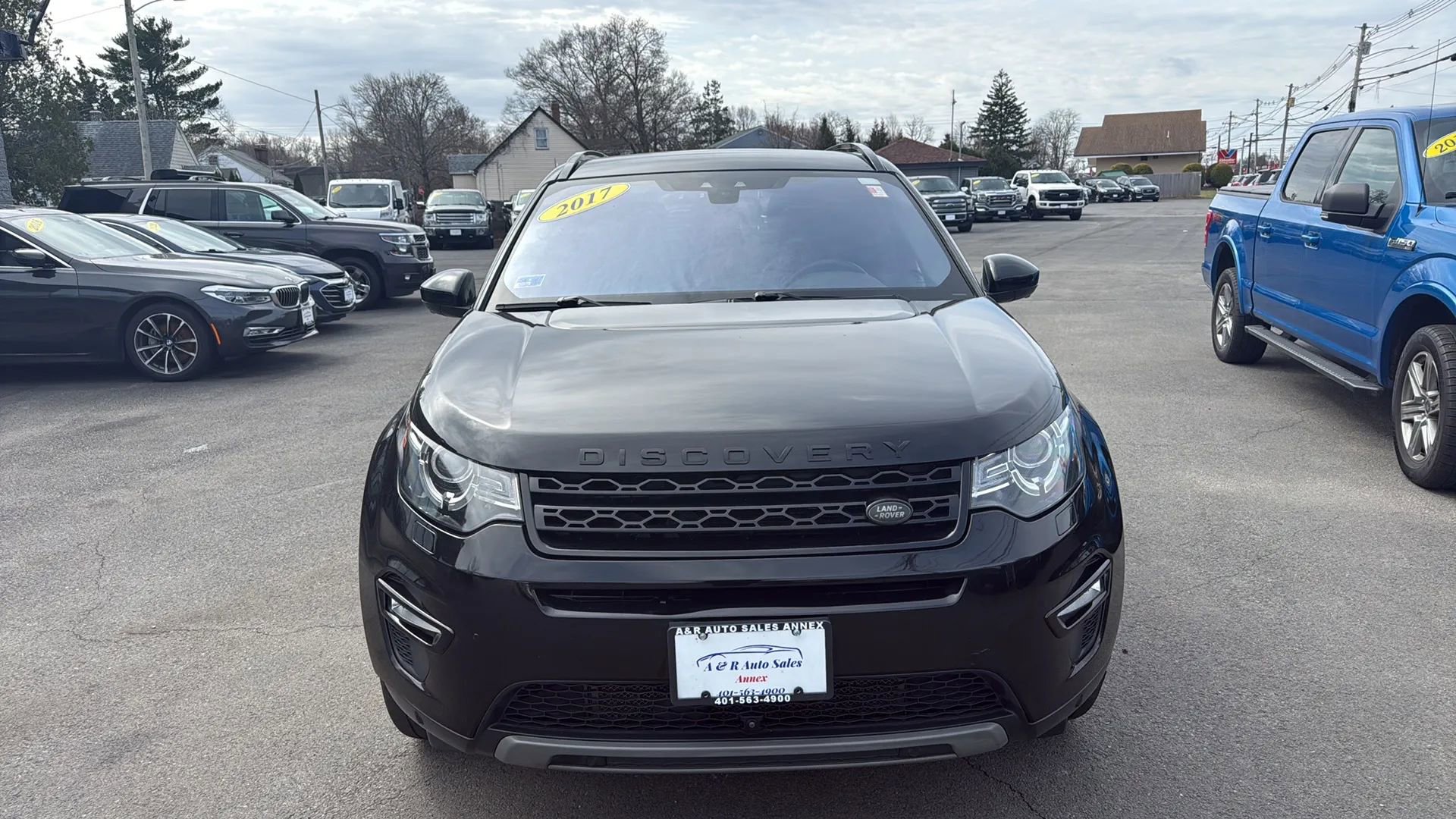 Used 2017 Land Rover Discovery Sport HSE AWD/4WD image 2
