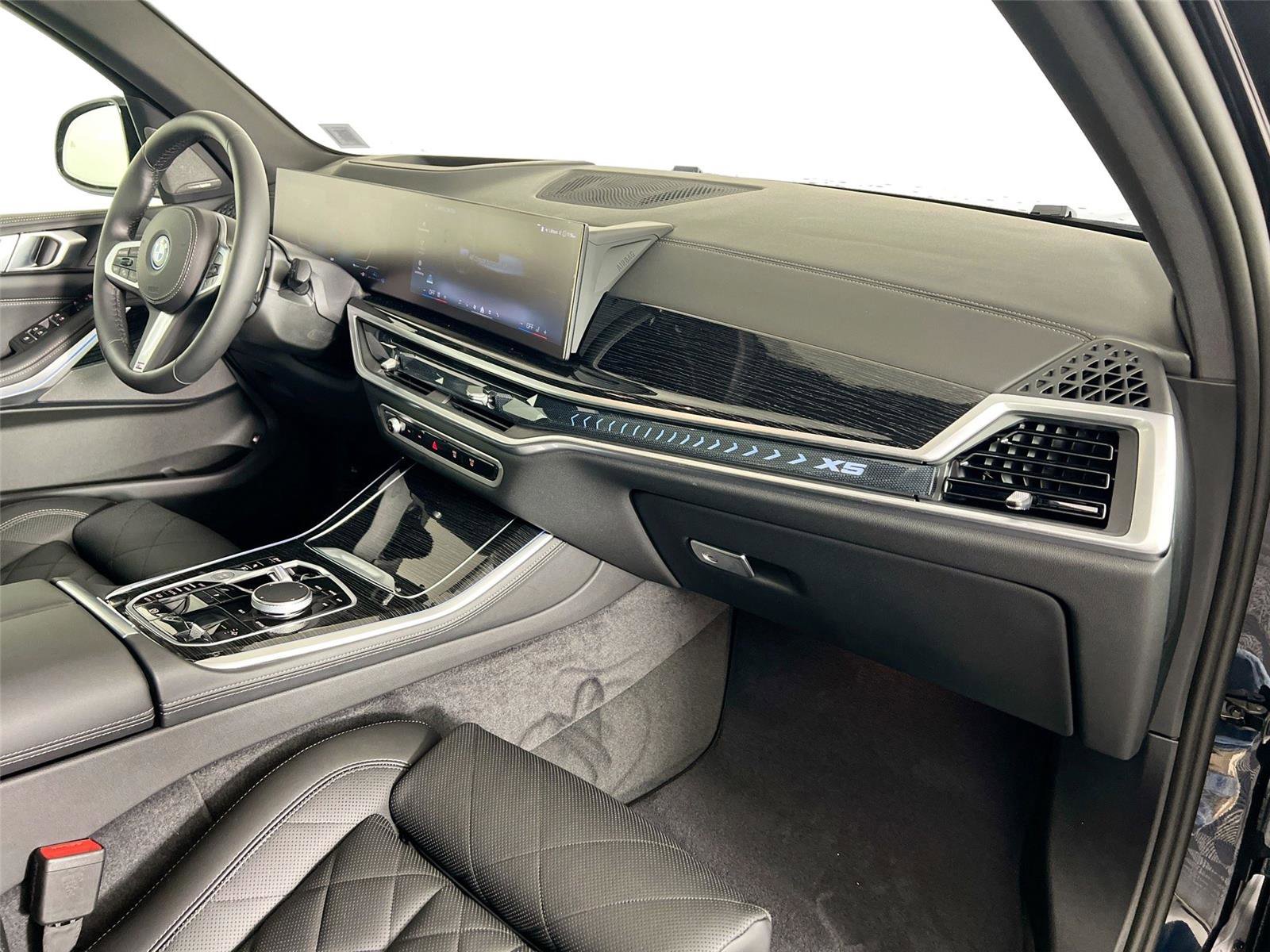 Used 2024 BMW X5 xDrive50e w/ M Sport Package image 28