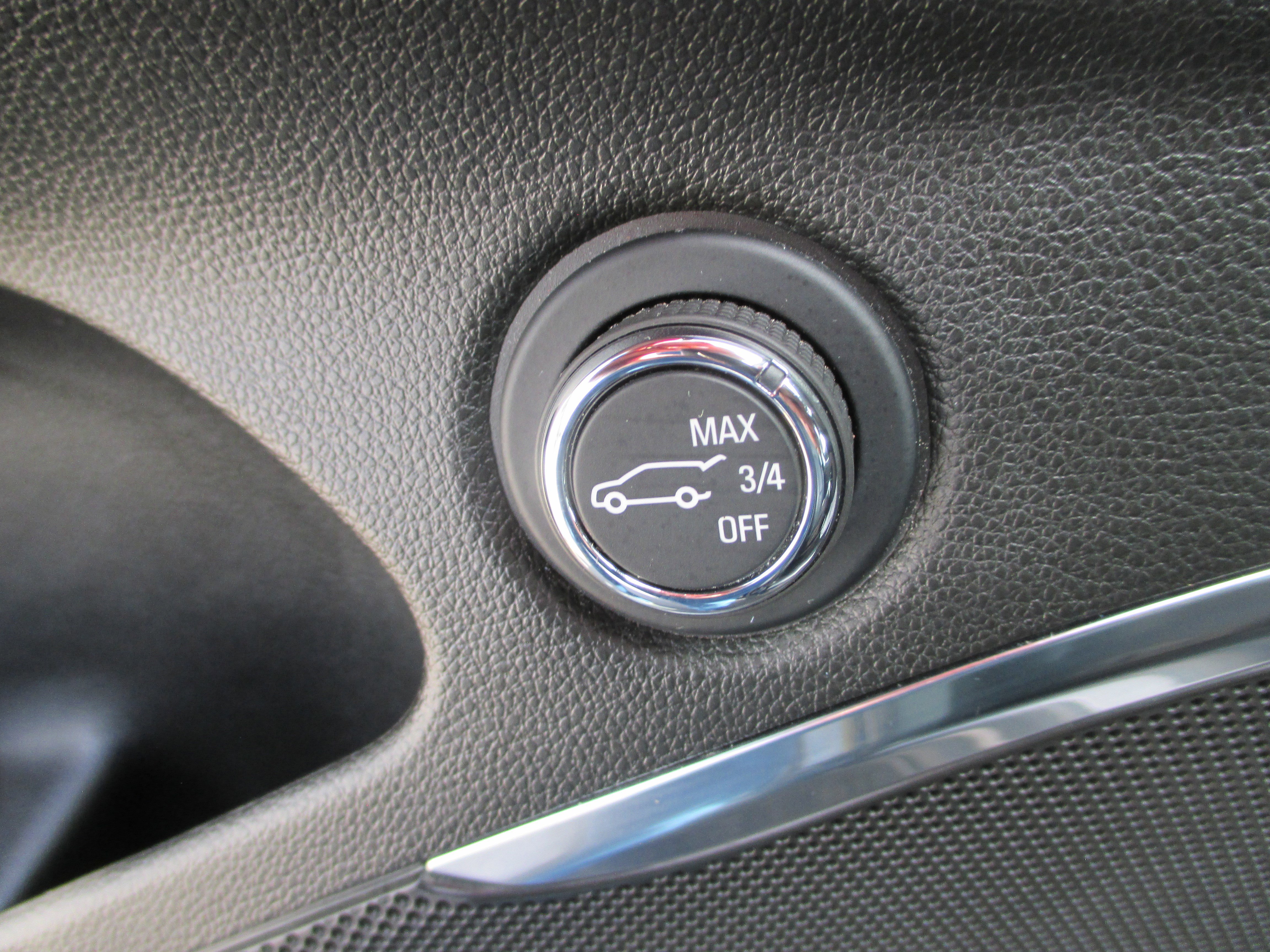 Used 2024 Buick Enclave Essence w/ Sport Touring Edition FWD image 14