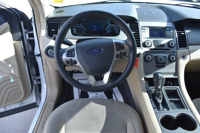 Used 2016 Ford Taurus SE FWD image 16