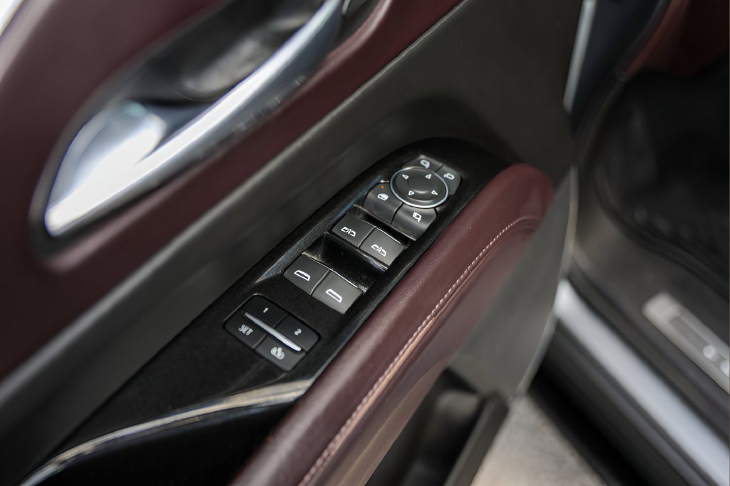 Used 2023 Cadillac Escalade V w/ LPO, ONYX Package AWD/4WD image 20