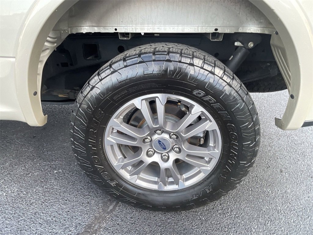 Used 2018 Ford F150 Lariat w/ Equipment Group 501A Mid image 8