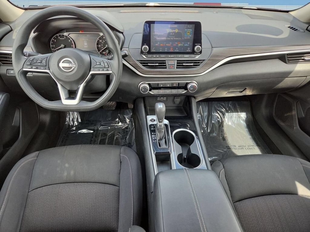 Used 2024 Nissan Altima 2.5 SV FWD image 24