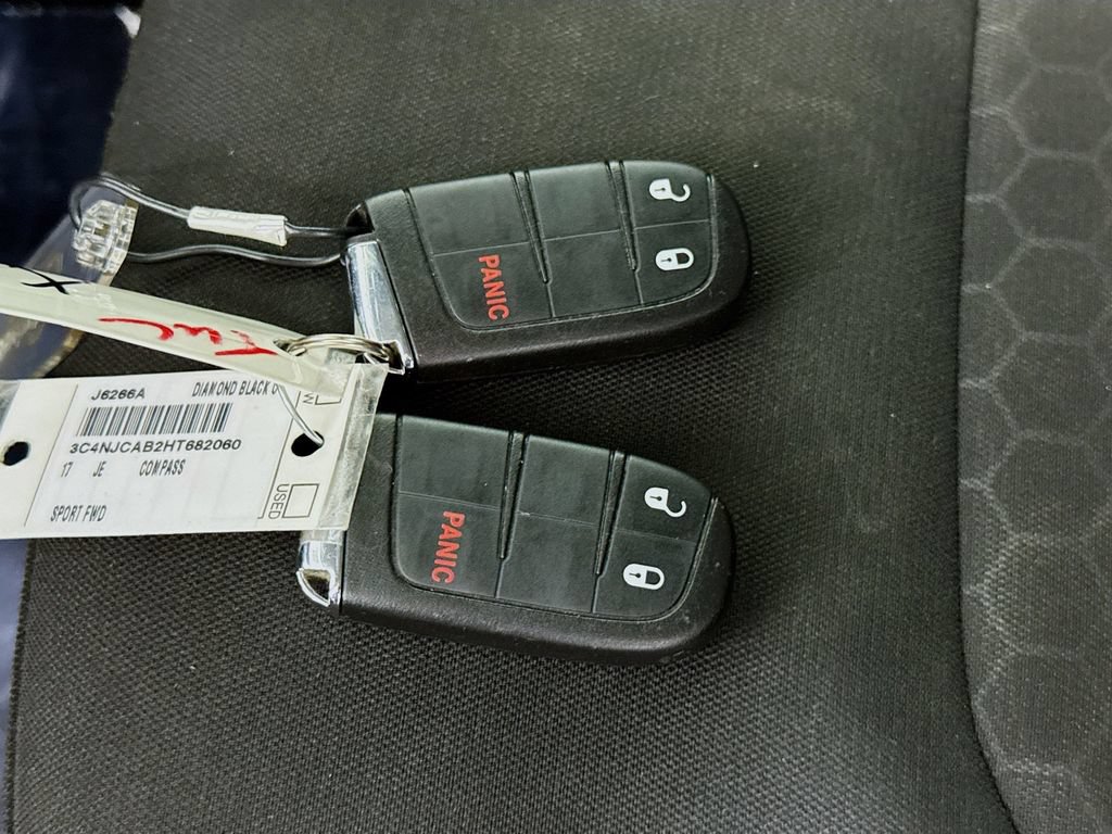 Used 2017 Jeep Compass Sport FWD image 31