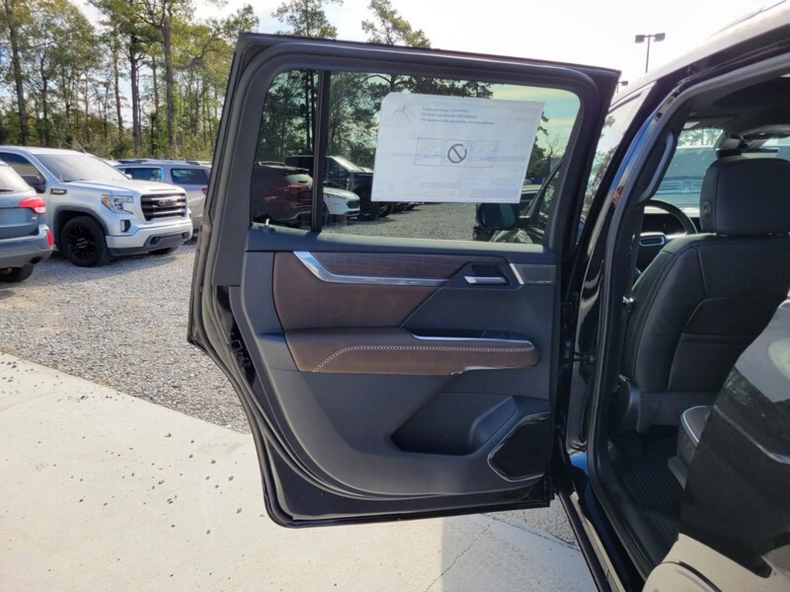 New 2026 GMC Acadia Denali Ultimate w/ LPO, Floor Liner Package image 31