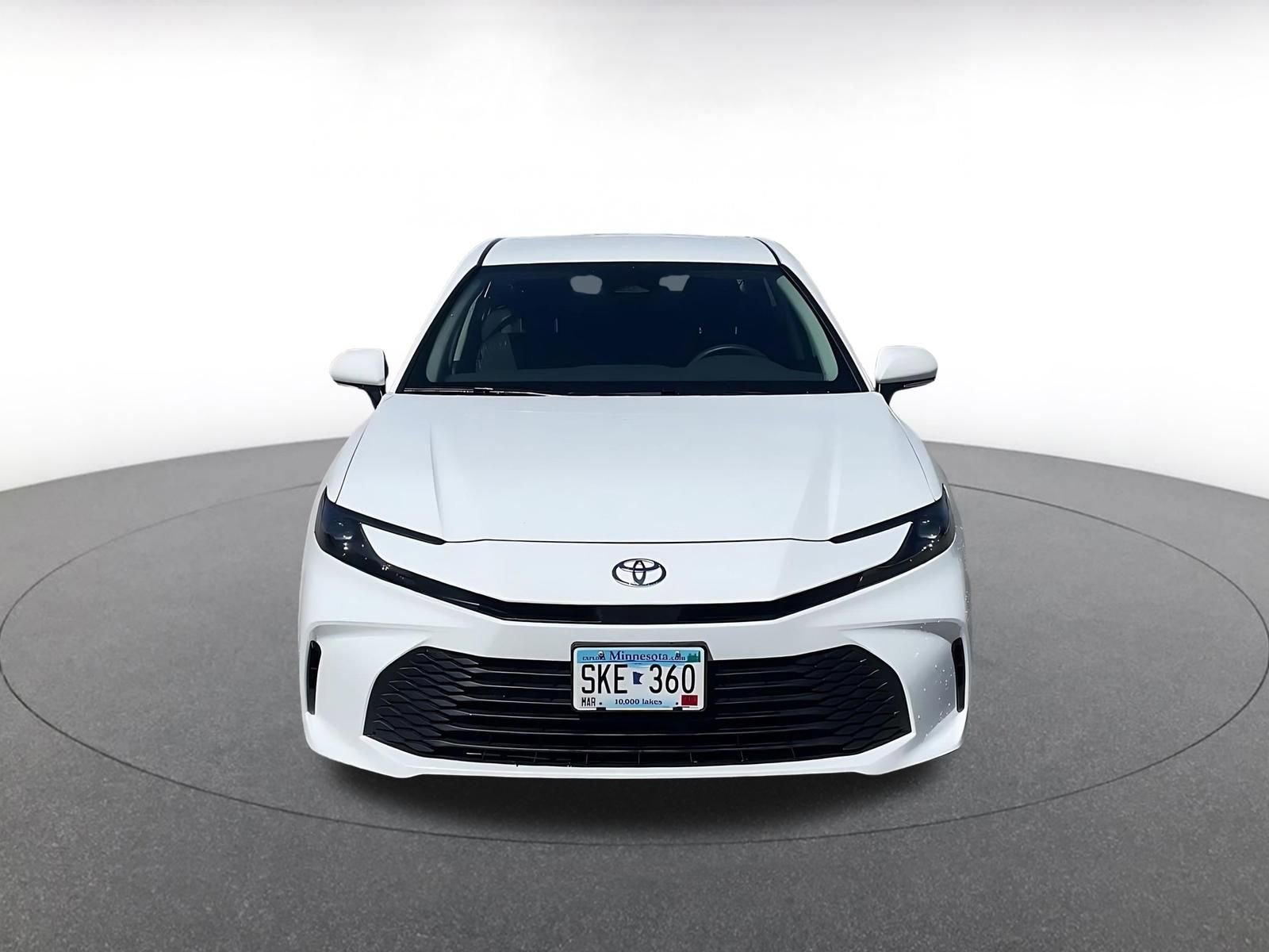 Used 2025 Toyota Camry LE FWD image 2