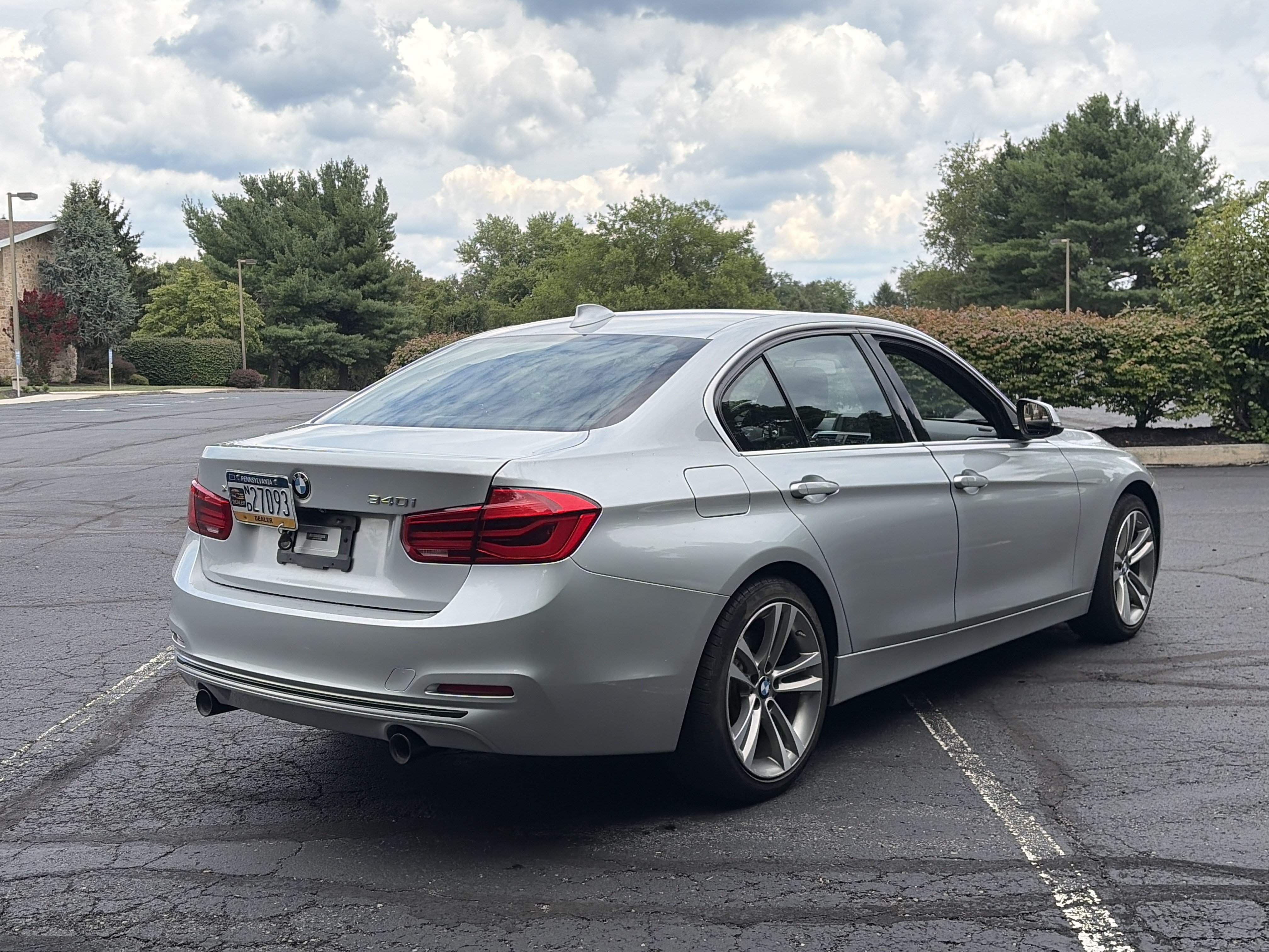 Used 2018 BMW 340i xDrive Sedan AWD/4WD image 5