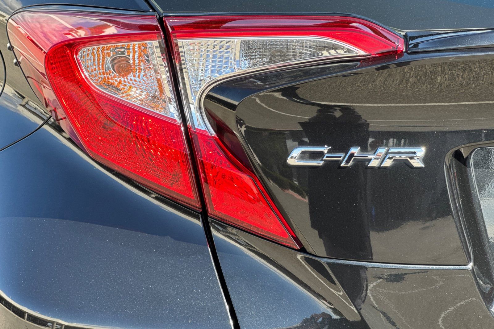 Used 2021 Toyota C-HR LE image 25