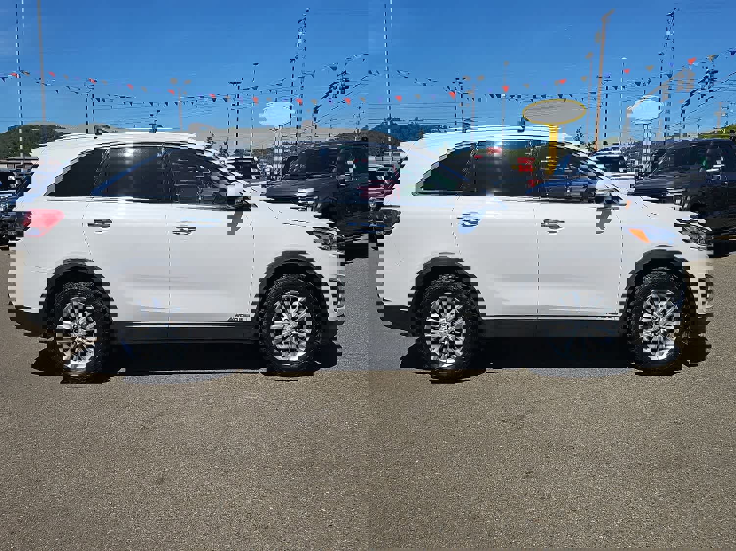 Used 2018 Kia Sorento LX w/ LX V6 Convenience Package image 5