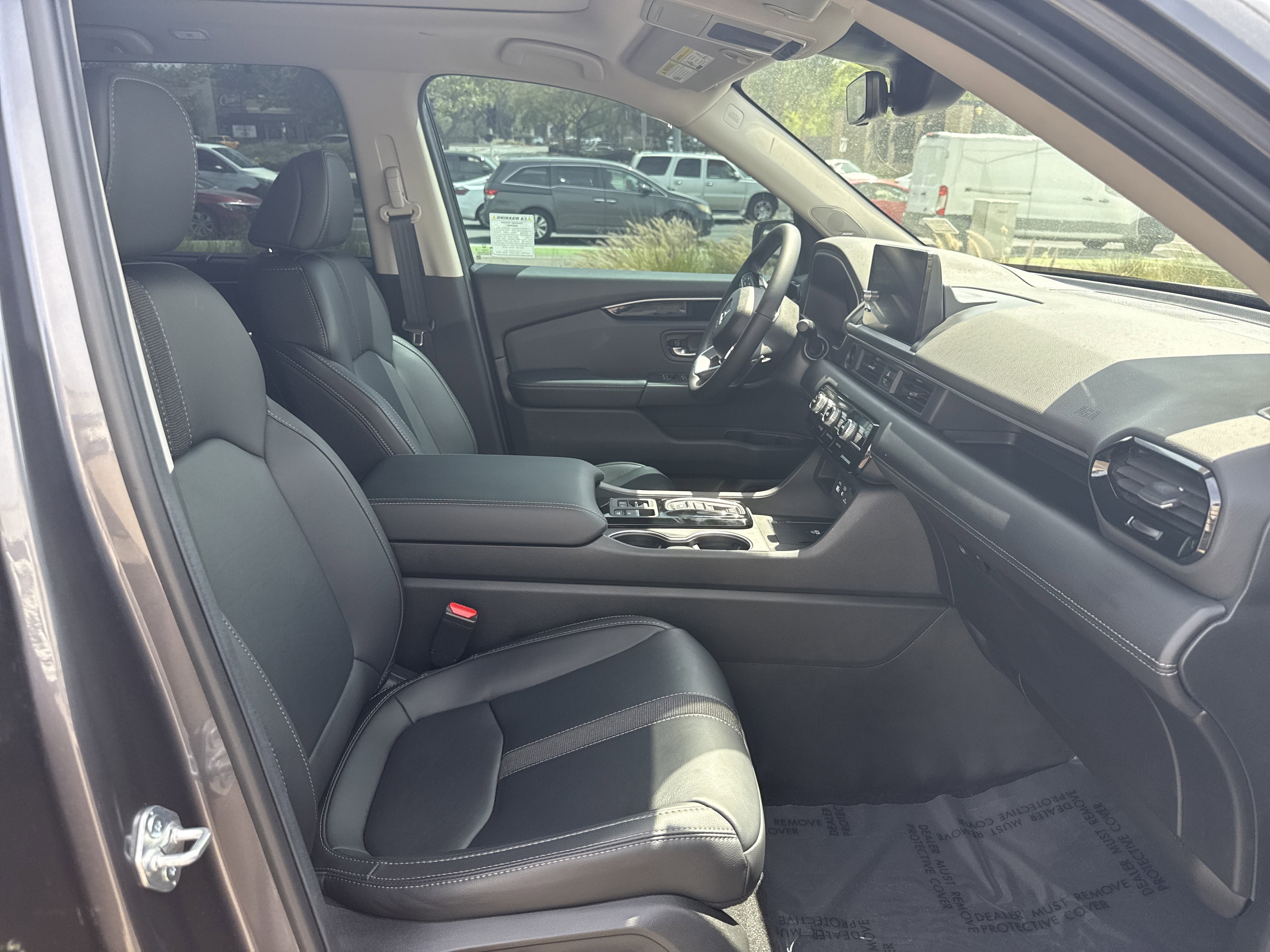 Certified 2025 Honda Pilot Touring image 11