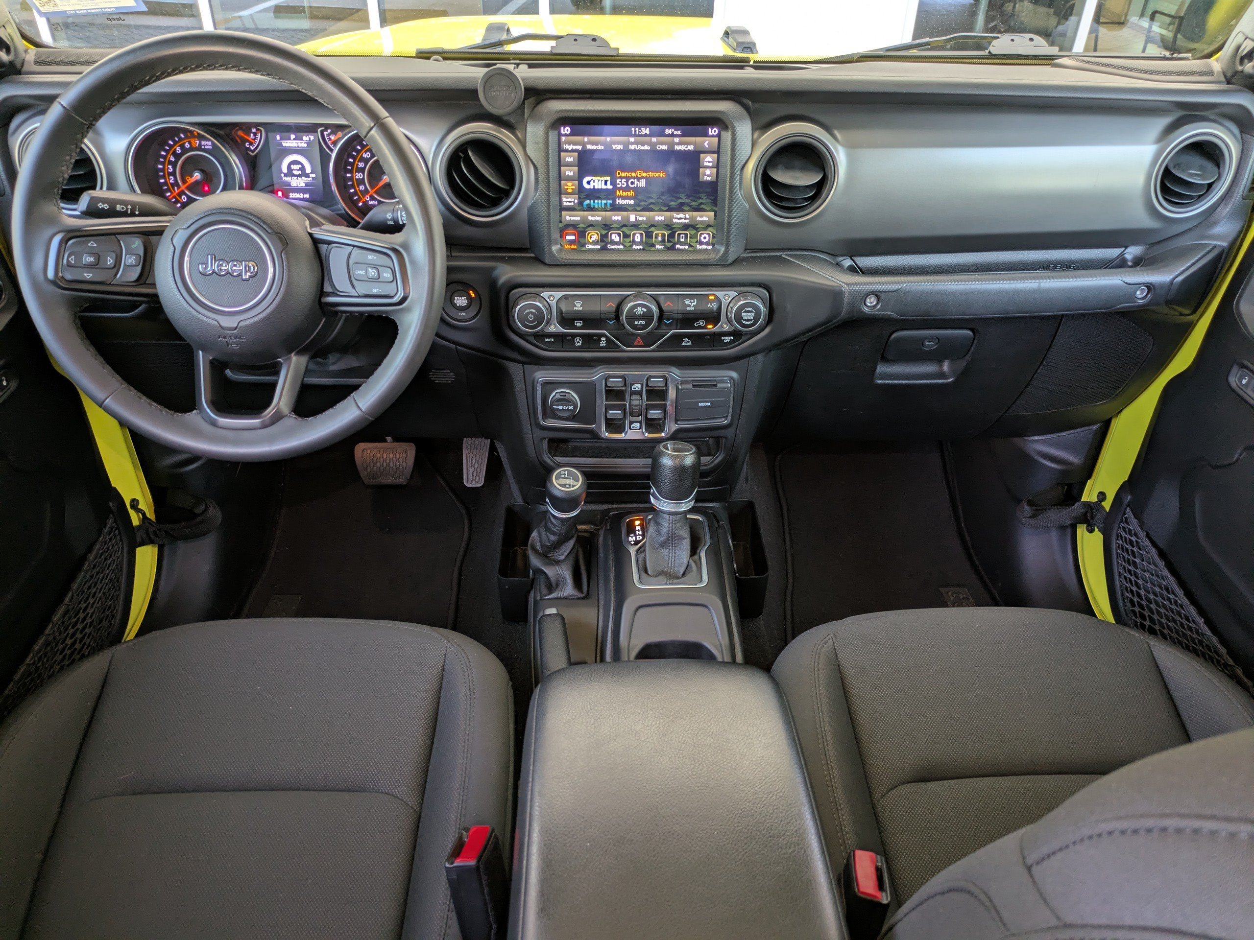 Used 2023 Jeep Gladiator Sport AWD/4WD image 17