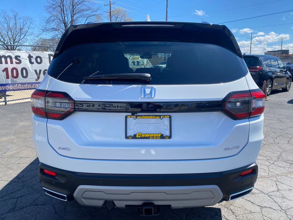 Used 2025 Honda Pilot Elite image 3