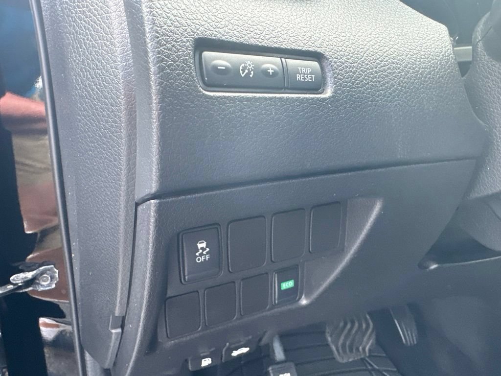 Used 2017 Nissan Rogue Sport SV FWD image 17