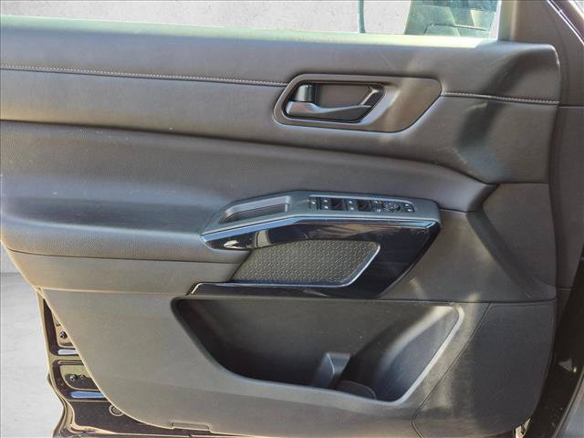 Used 2024 Nissan Pathfinder SV FWD image 12