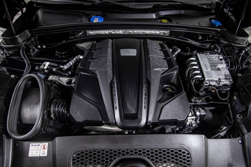 Used 2024 Porsche Macan S AWD/4WD image 43