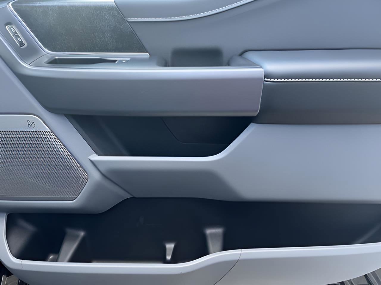 New 2025 Ford F150 Lightning Flash AWD/4WD image 27