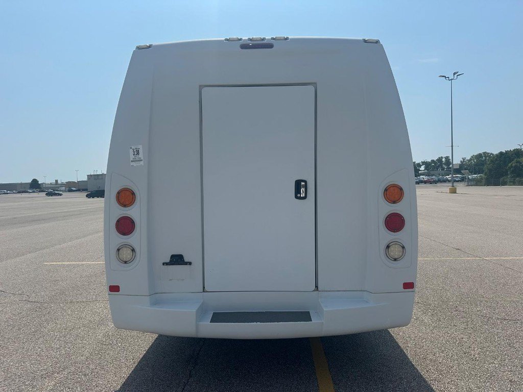 Used 2017 Ford E-450 and Econoline 450 Super Duty w/ Shuttle Bus Prep Package RWD image 30