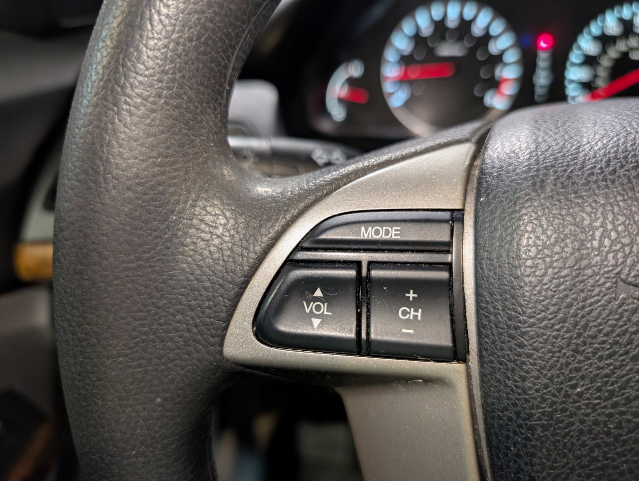 Used 2011 Honda Accord EX image 38