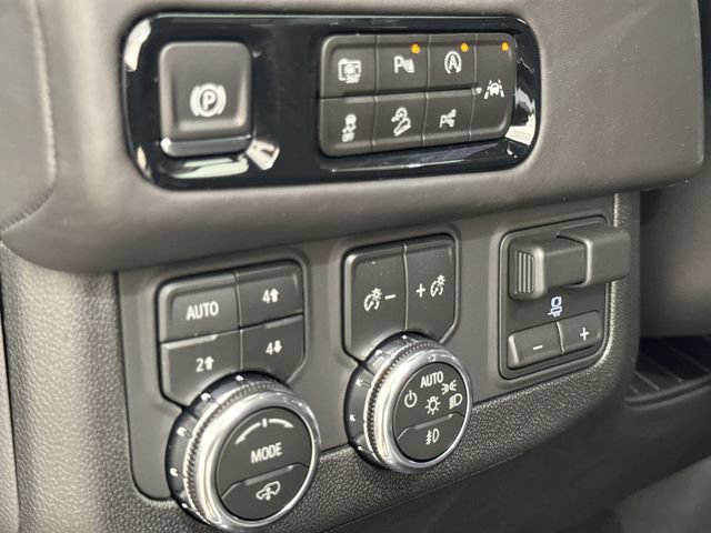 New 2026 GMC Yukon XL AT4 Ultimate AWD/4WD image 36