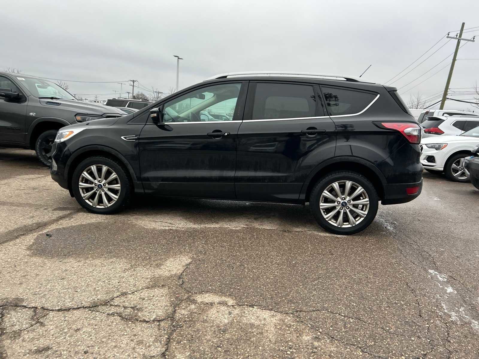 Used 2018 Ford Escape Titanium w/ Ford Safe & Smart Package image 27