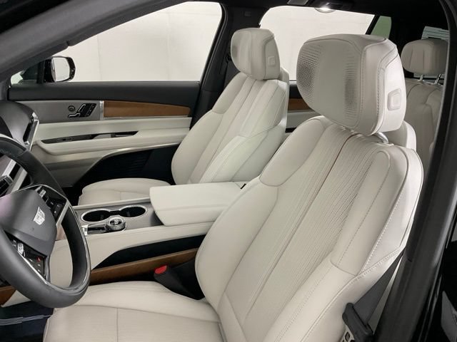 New 2026 Cadillac Vistiq Luxury w/ LPO, Floor Liner Package AWD/4WD image 26