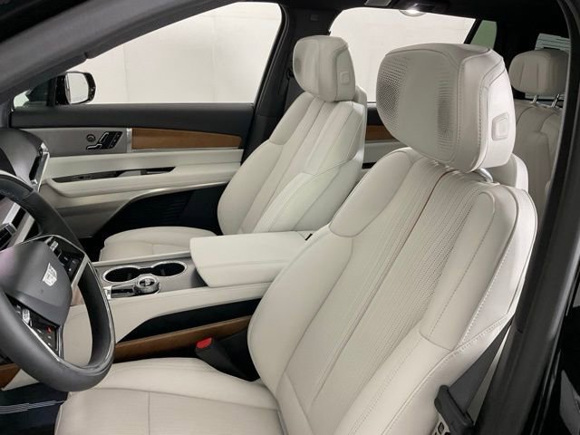 New 2026 Cadillac Vistiq Sport w/ LPO, Floor Liner Package image 26