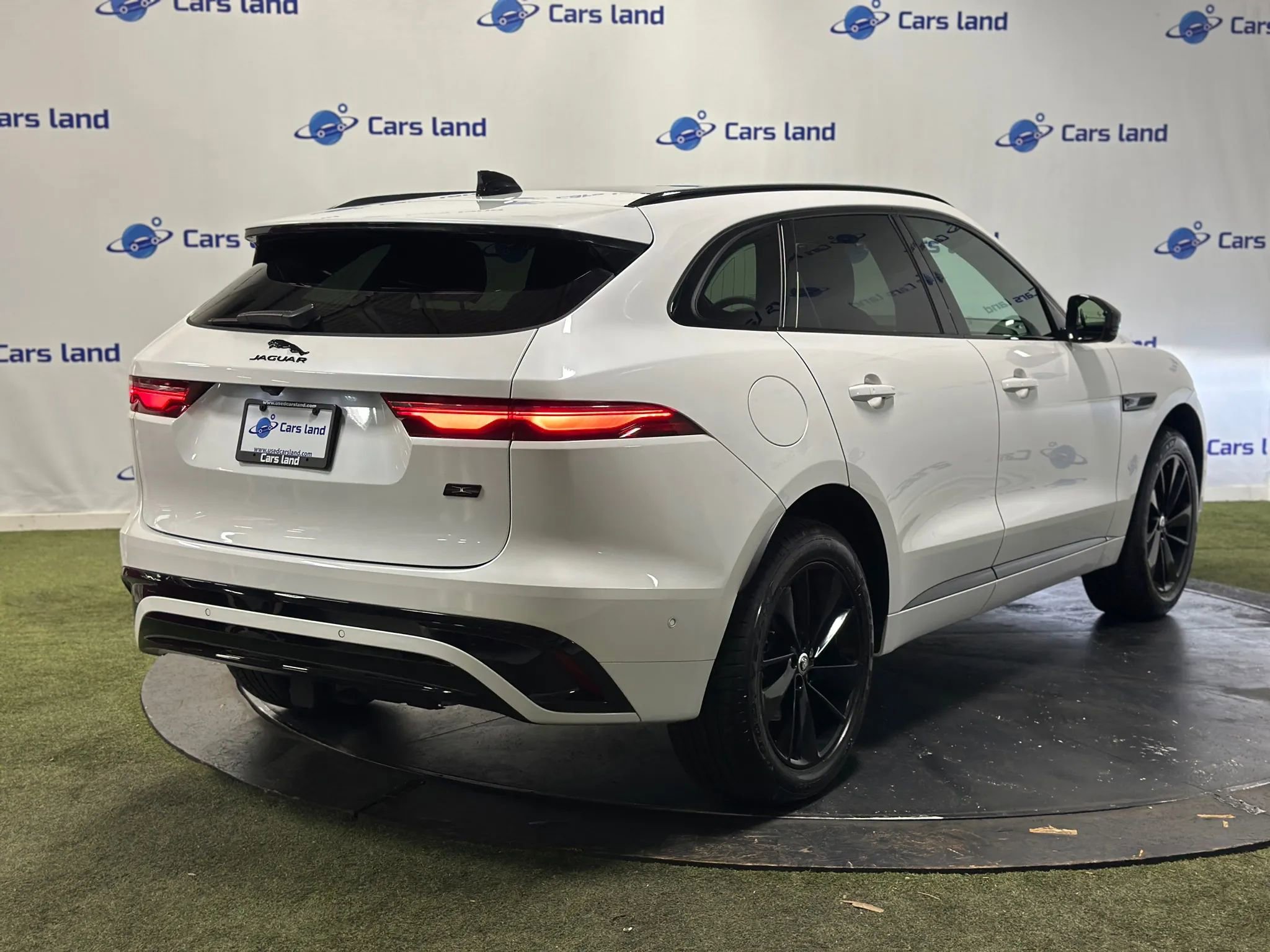 Used 2026 Jaguar F-PACE R-Dynamic S image 3