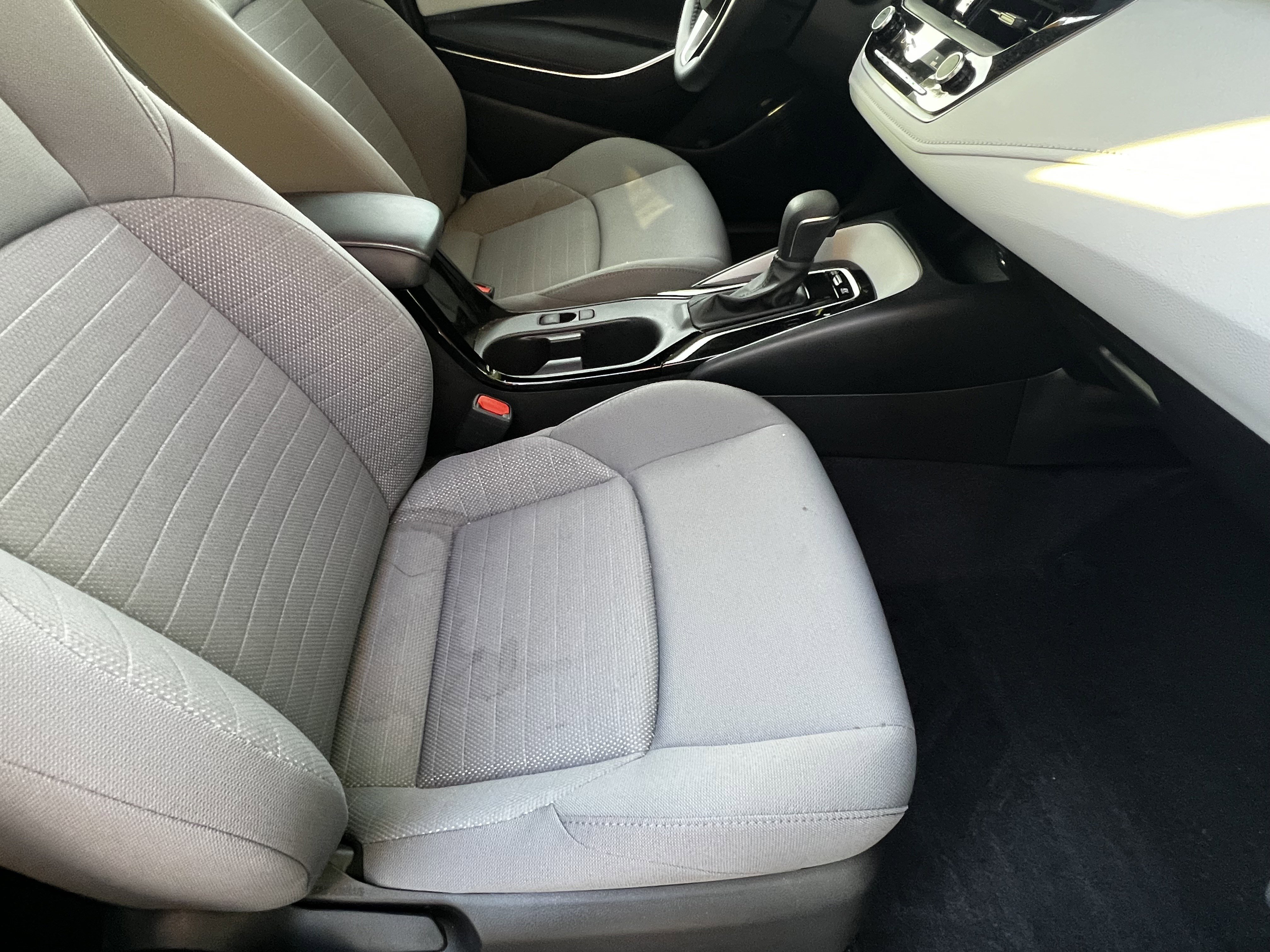 Used 2025 Toyota Corolla SE FWD image 44