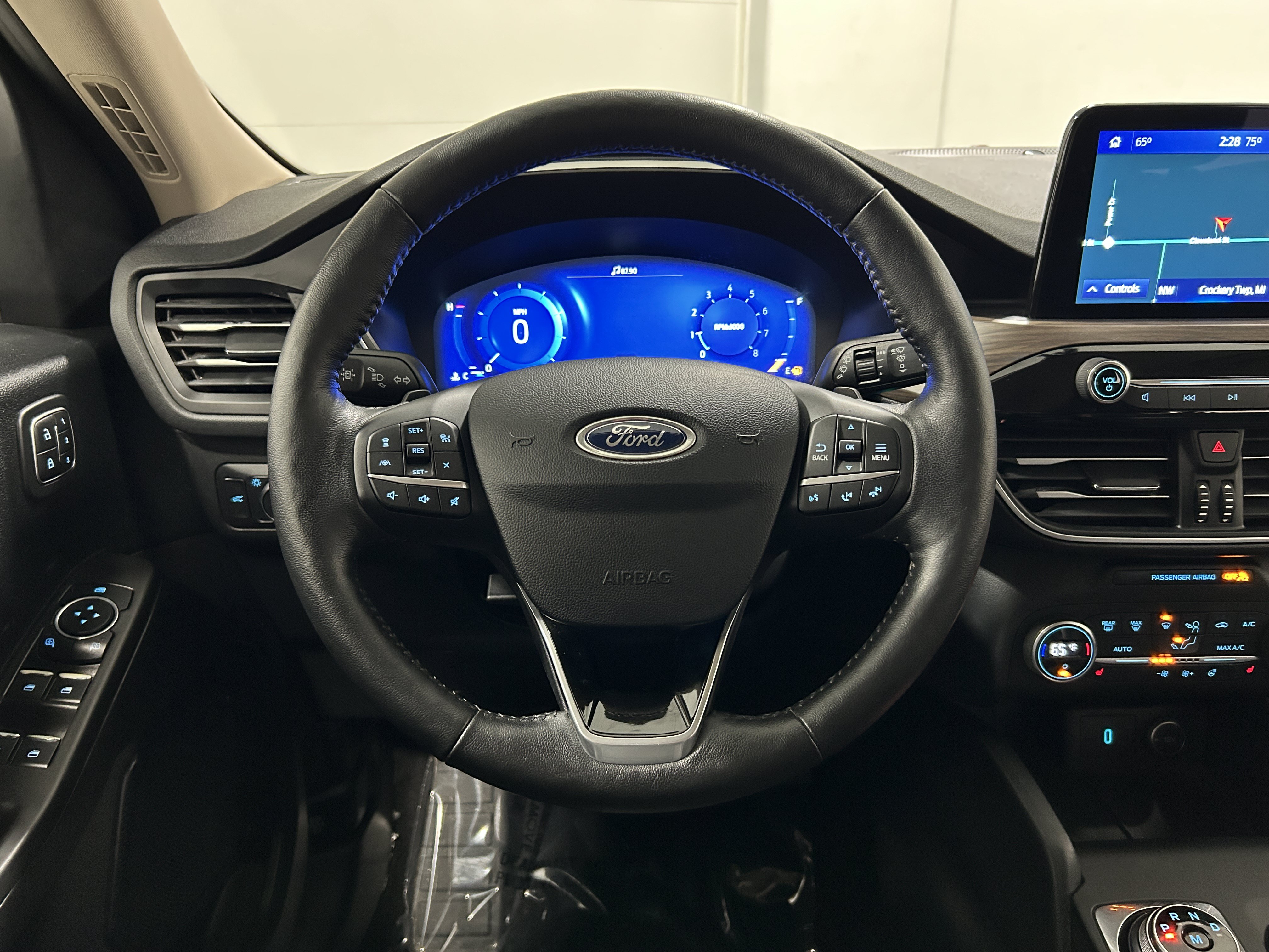 Used 2020 Ford Escape Titanium AWD/4WD image 13