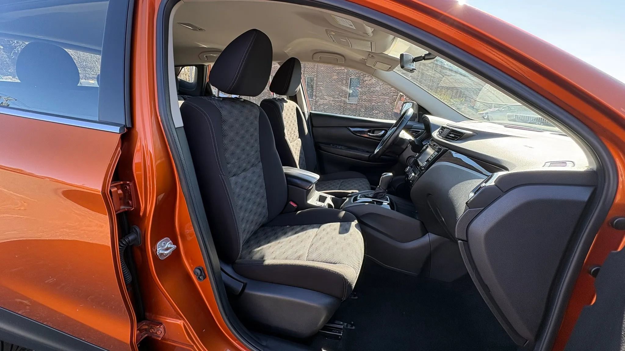 Used 2017 Nissan Rogue Sport SV w/ SV Premium Package image 31