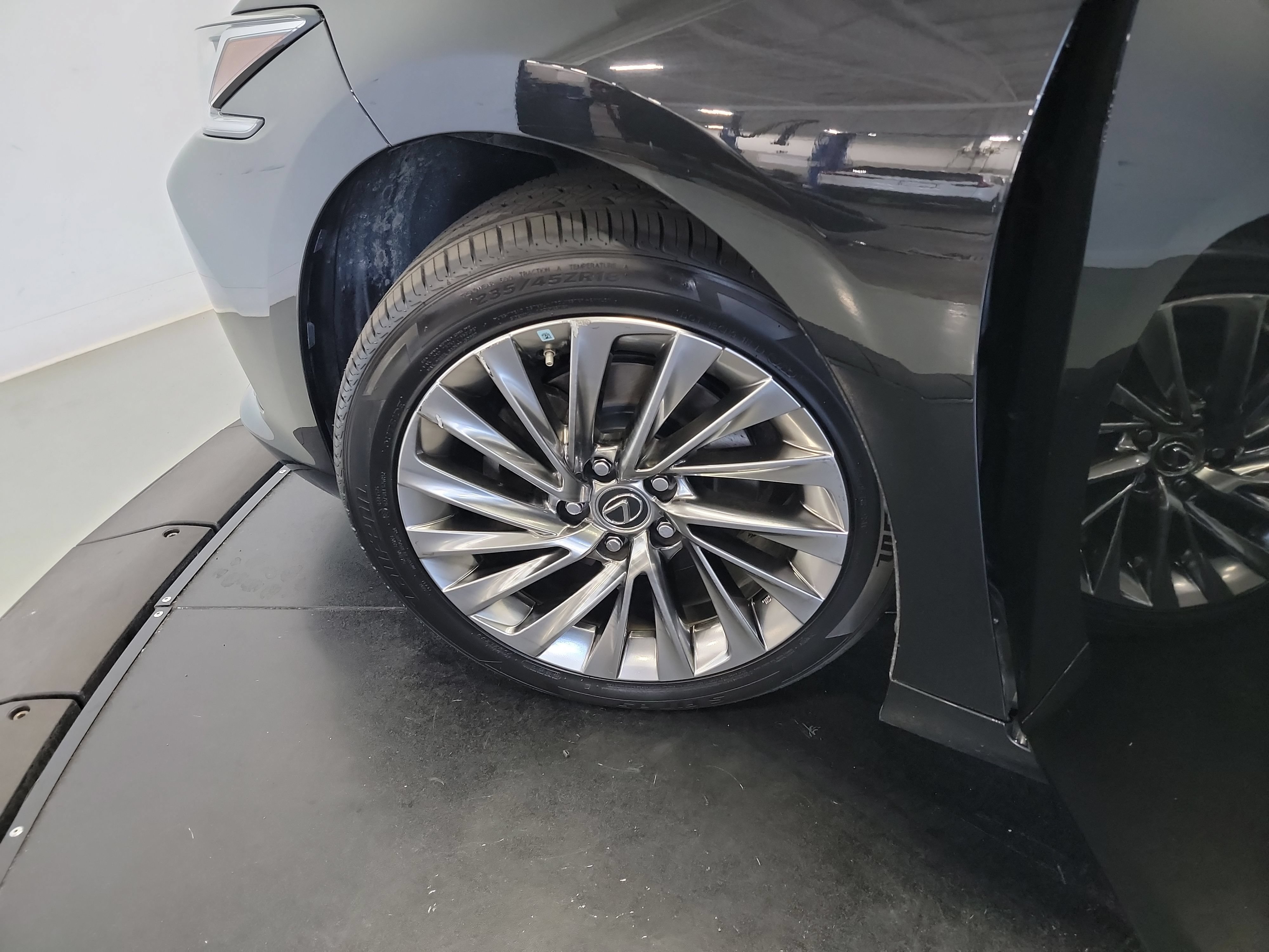 Used 2021 Lexus ES 300h w/ Accessory Package 2 FWD image 30