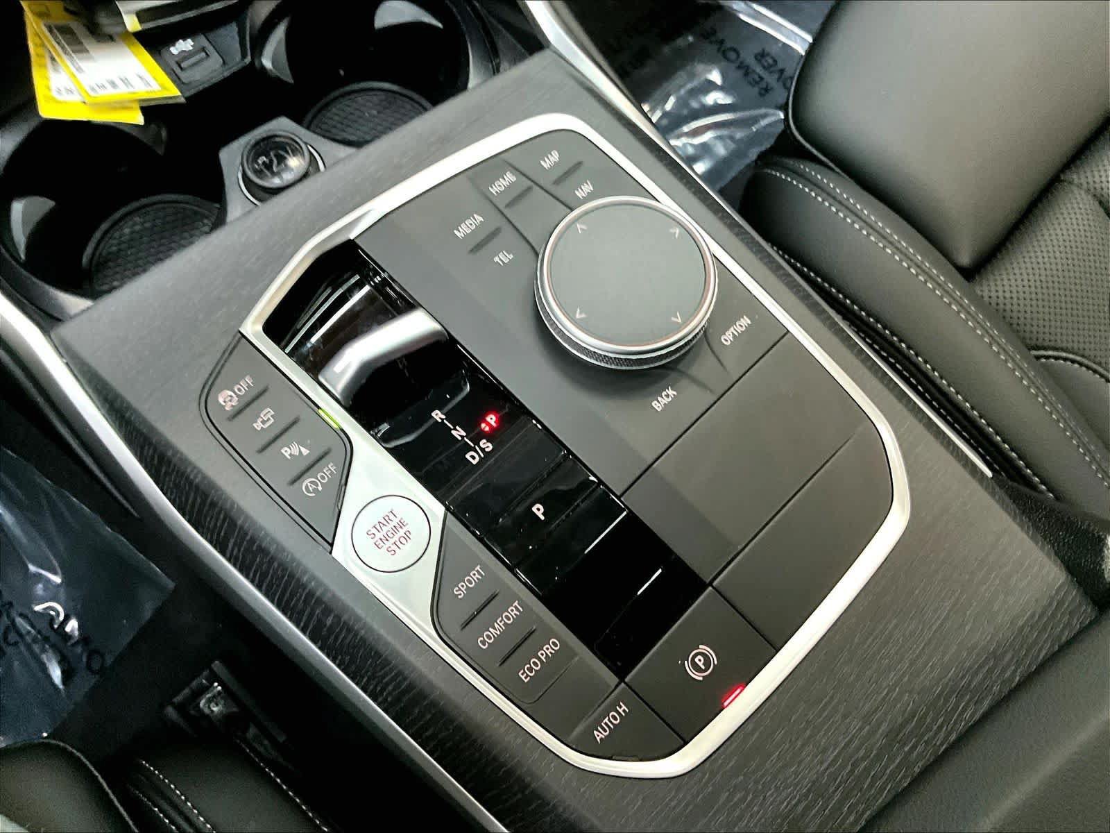 Used 2025 BMW 330i Sedan w/ Convenience Package RWD image 39