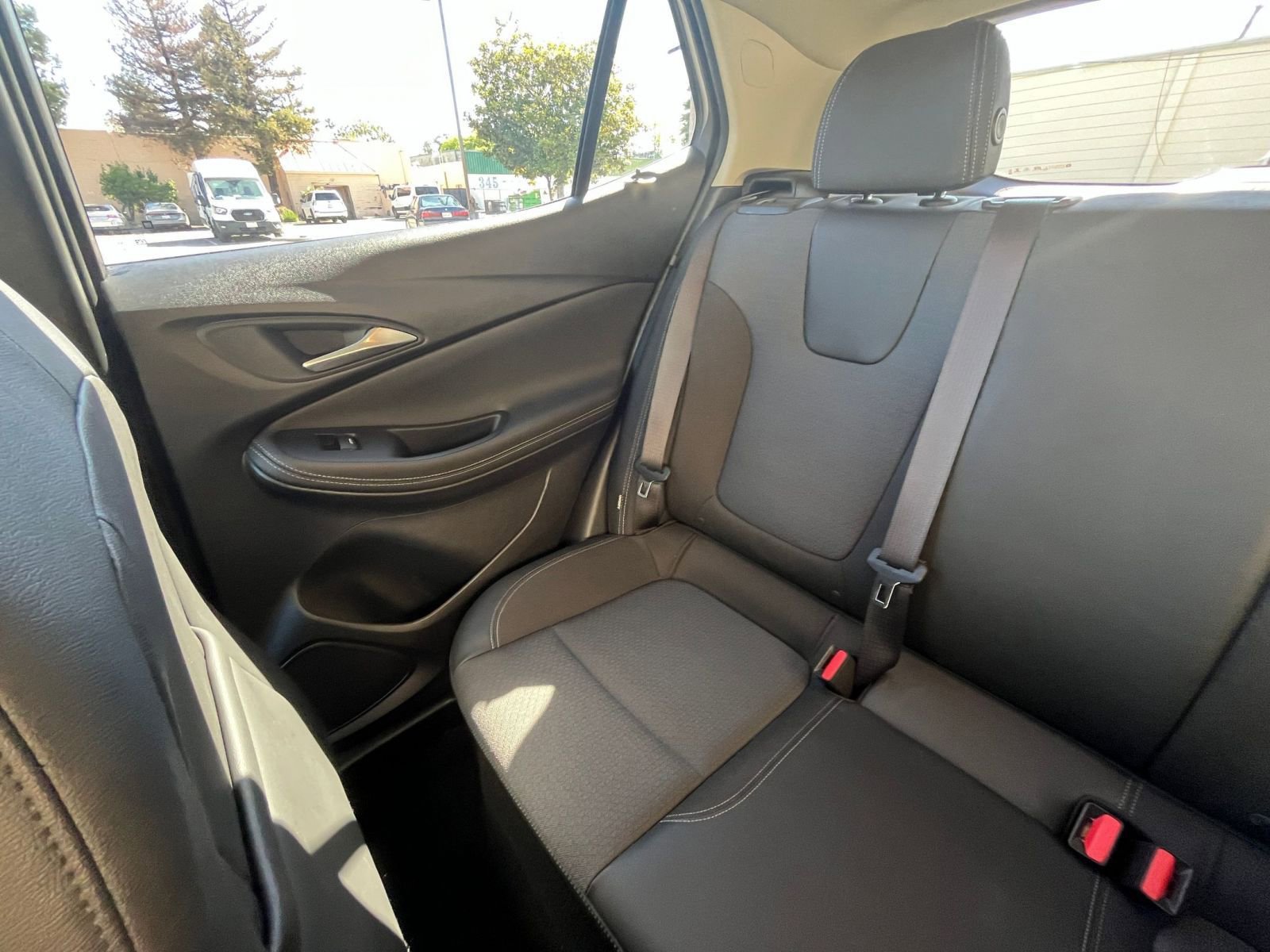 Used 2025 Buick Encore GX Preferred image 38