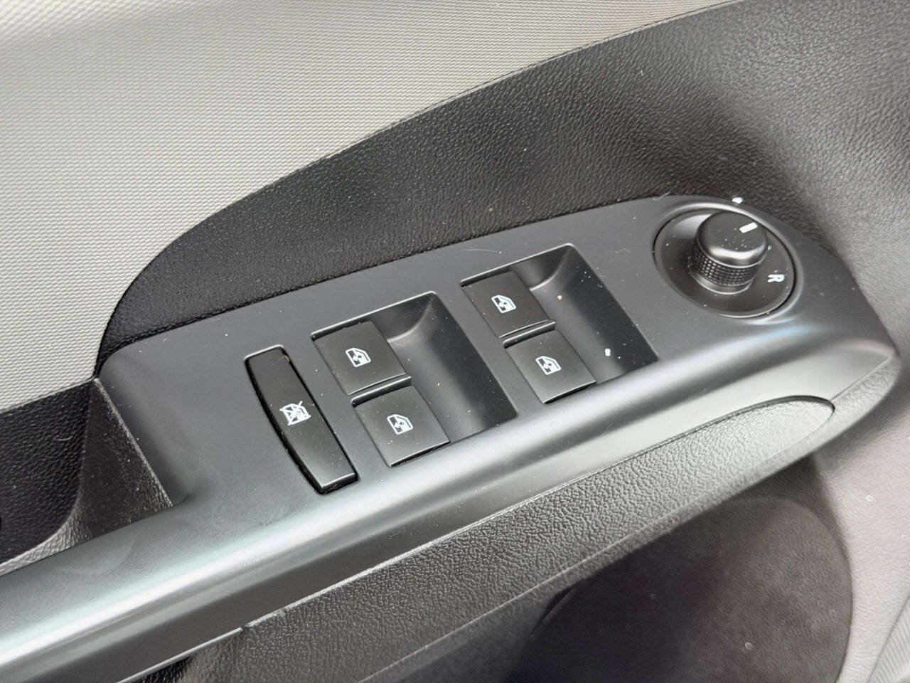 Used 2016 Chevrolet Sonic LT FWD image 15