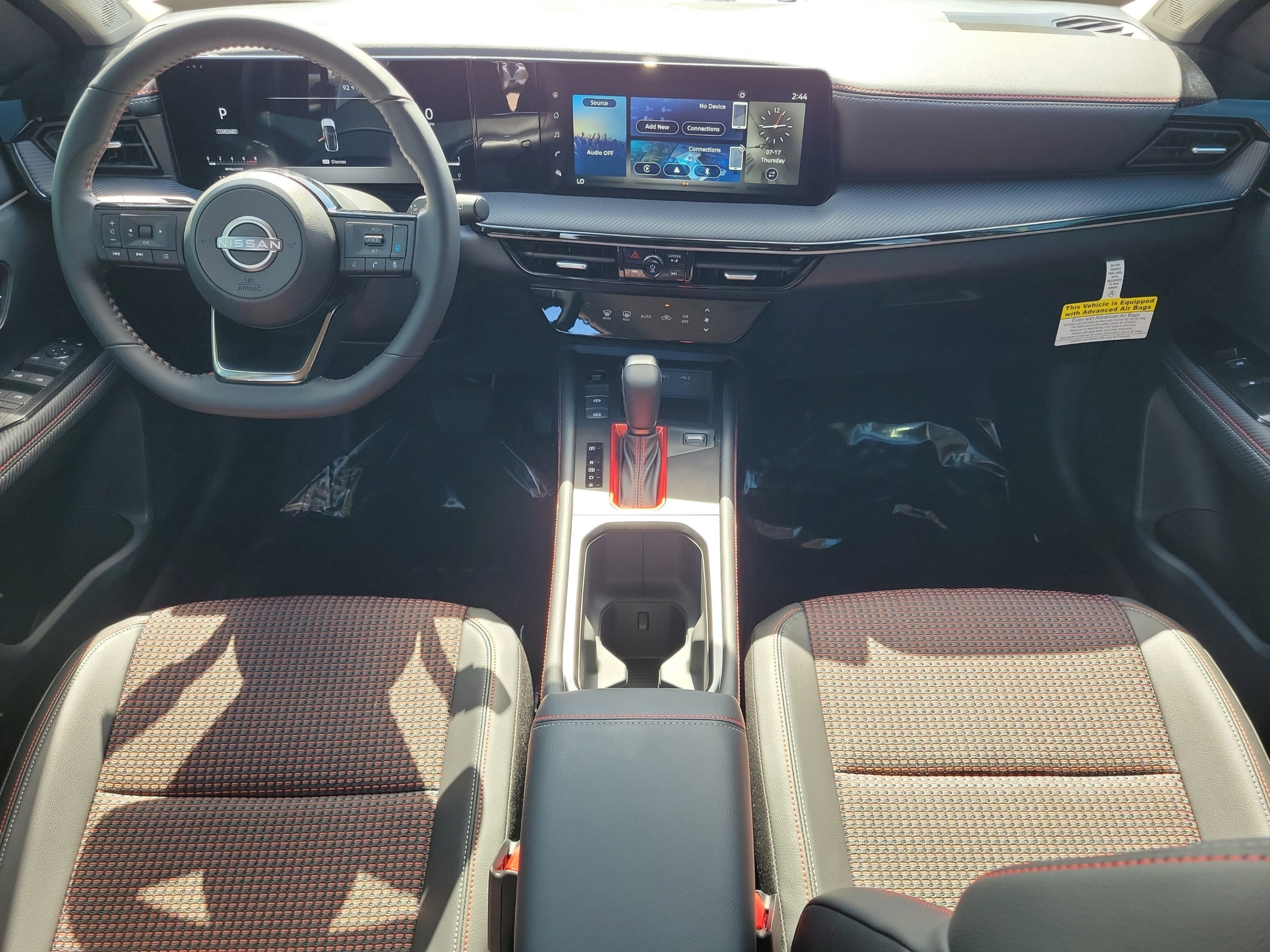 New 2025 Nissan Kicks SR FWD image 13