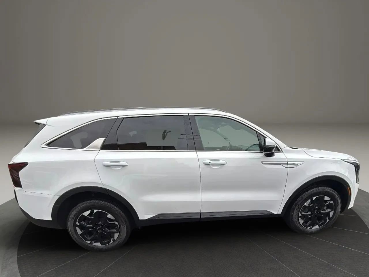 Used 2024 Kia Sorento S AWD/4WD image 4