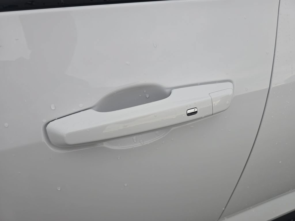 New 2026 Chevrolet Equinox LT w/ Safety and Technology Package AWD/4WD image 10