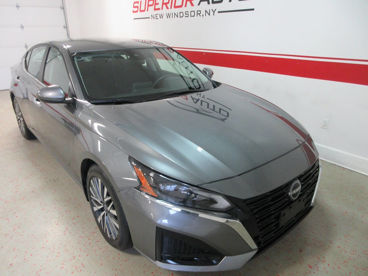 Used 2023 Nissan Altima 2.5 SV FWD image 11