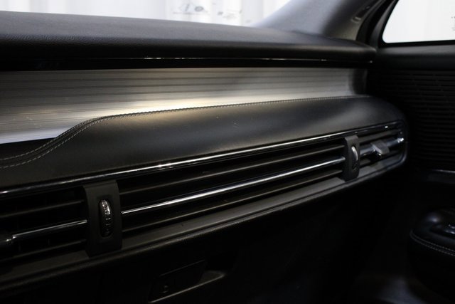 Used 2022 Lincoln Corsair Standard image 16