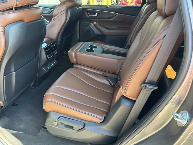 Used 2023 Acura MDX w/ Advance Package AWD/4WD image 16