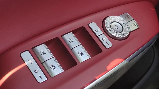 Used 2022 Genesis GV70 3.5T Sport w/ Sport Advanced Package AWD/4WD image 27