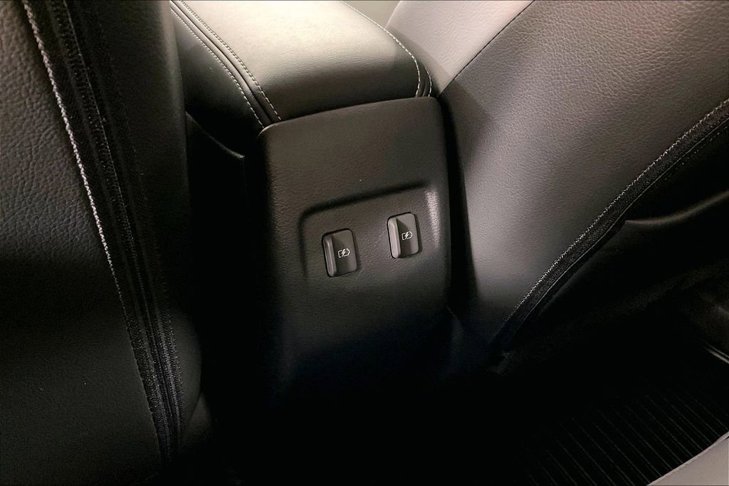 Used 2024 Nissan Kicks SR w/ SR Premium Package image 32