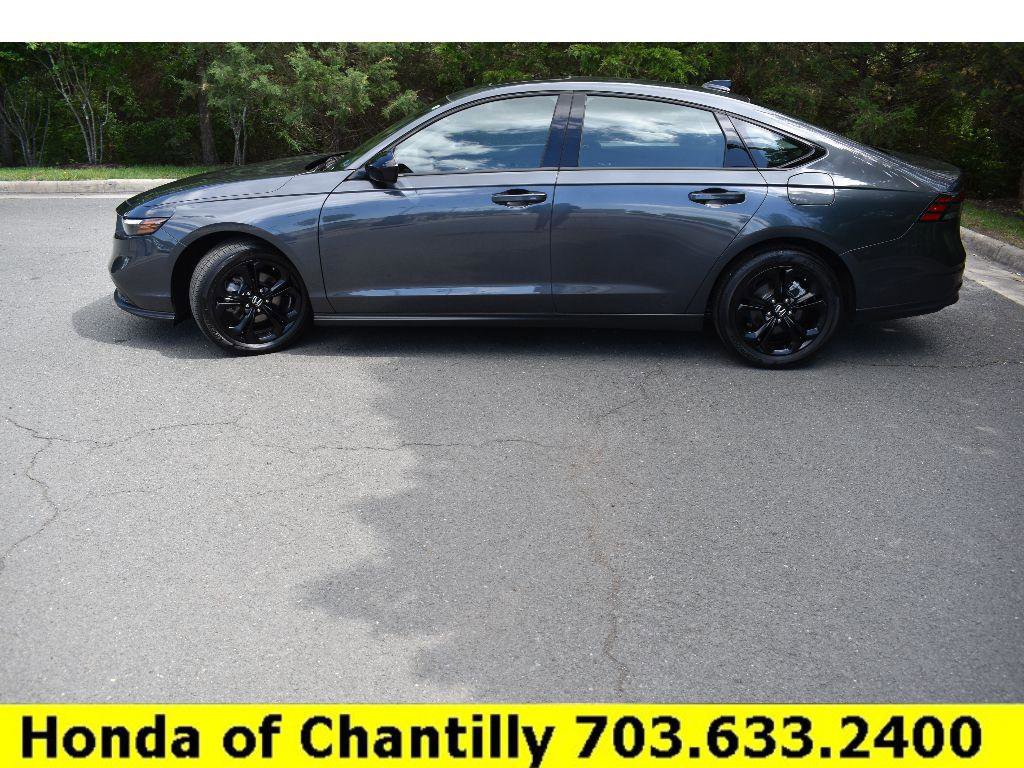 Used 2025 Honda Accord SE image 4